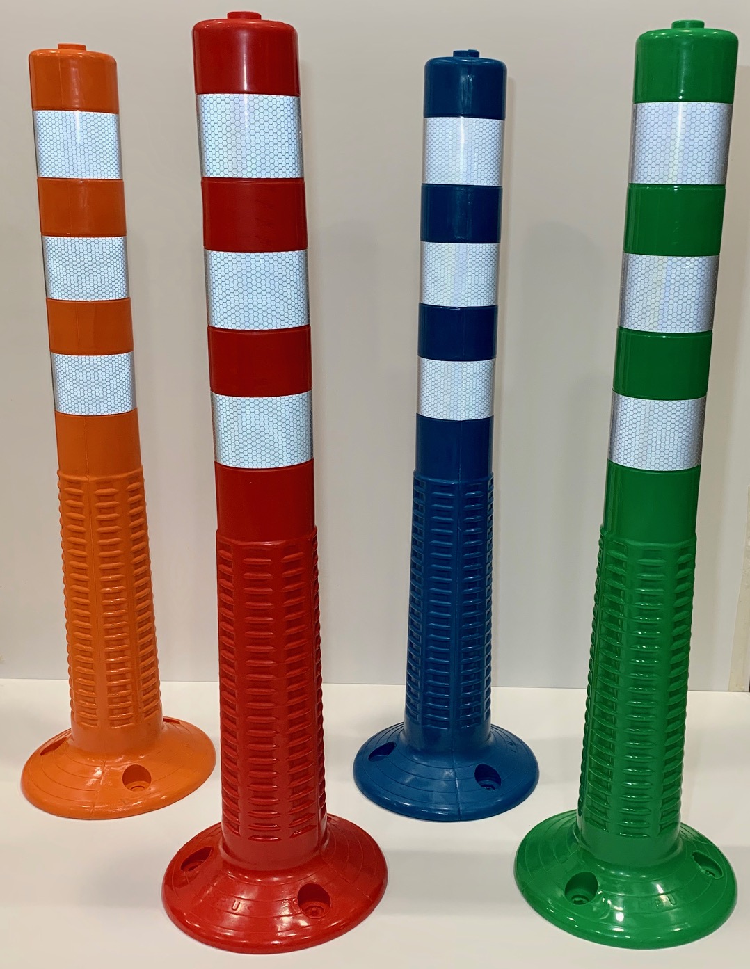 Flexible cylindrical post in PVC