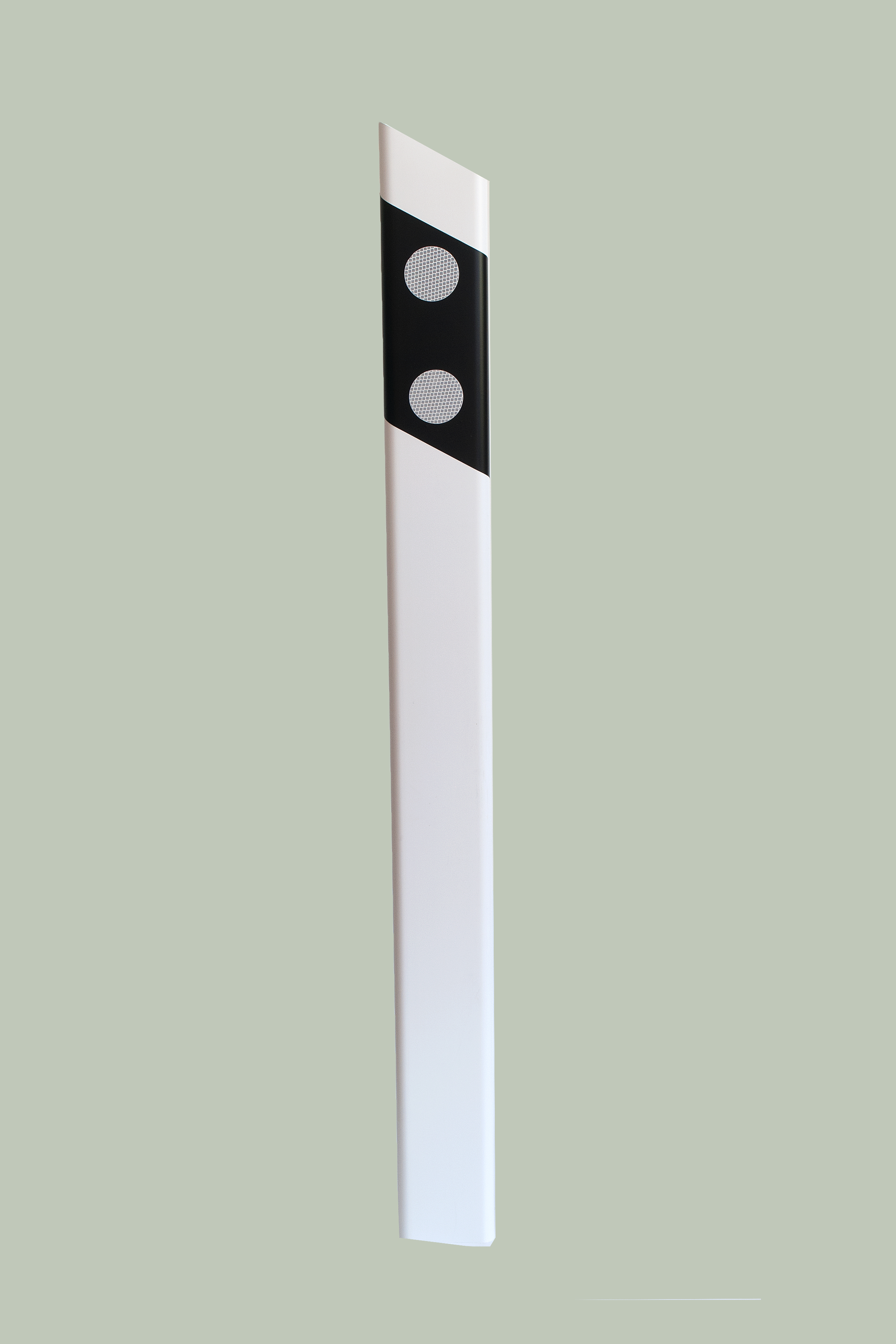 Highway edge delineator signpost (Type II). 1550 mm